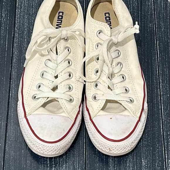 Classic Chuck Taylor All Star Converse - Picture 3 of 8